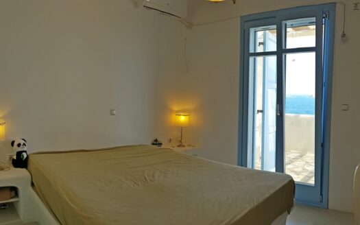 Seaside villa next to secluded beach – DR11616
