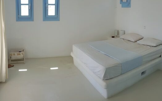 Seaside villa next to secluded beach – DR11616