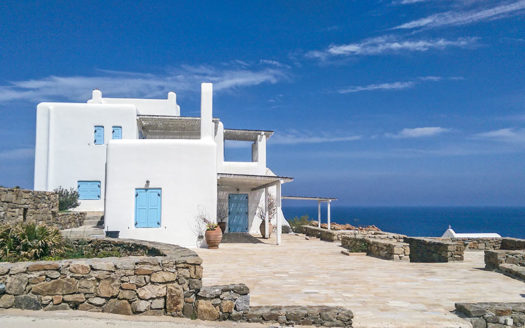 Seaside villa next to secluded beach – DR11616