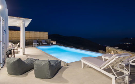 Special Villa rental #1 in Mykonos overlooking Elia bay