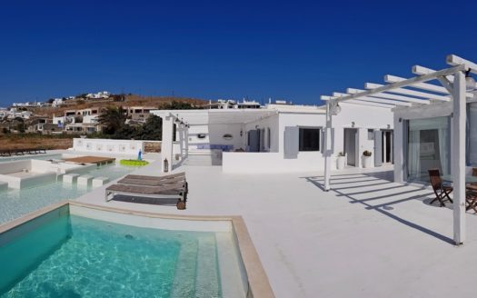 beachfront villa in Mykonos