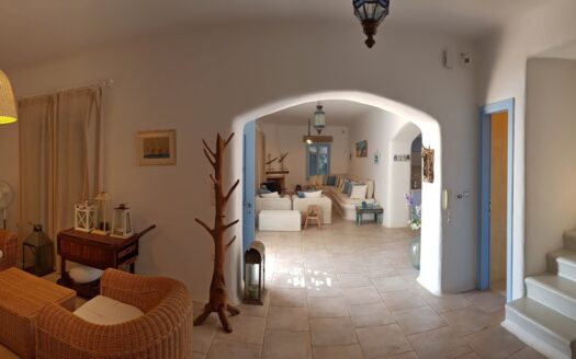 Seaside villa next to secluded beach – DR11616
