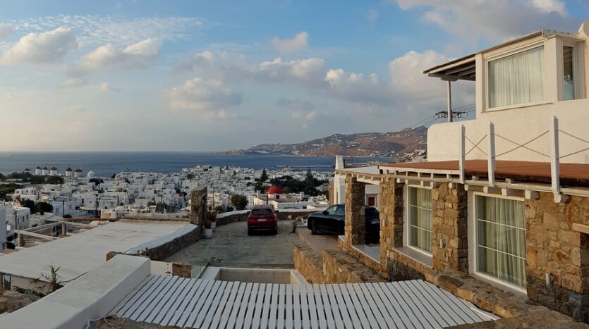 House with amazing views in Mykonos Town