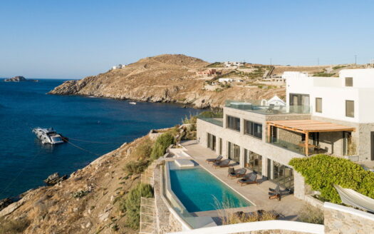 Villa Seafront Dream Cascade