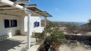House with sea views in Ano Mera