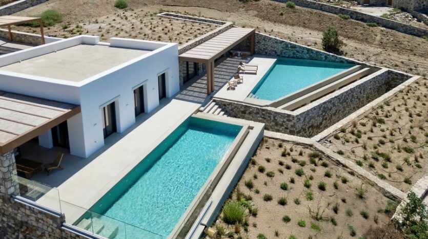 villa with privacy and views