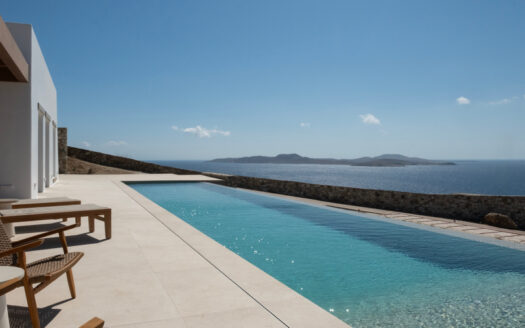 Villa with privacy and views