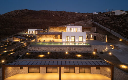Villa with privacy and views-DR112193