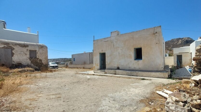 development plot in Ano Mera