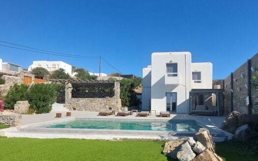 Family Home with pool-DRK2023