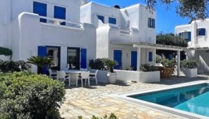 Mykonos Town apartment with pool access