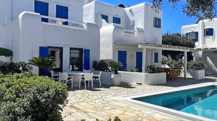 Mykonos Town apartment with pool access